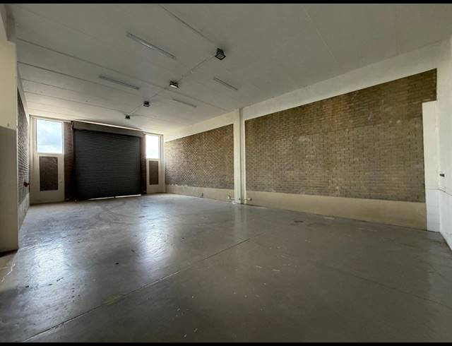 375M² WAREHOUSE TO LET IN HALFWAY HOUSE